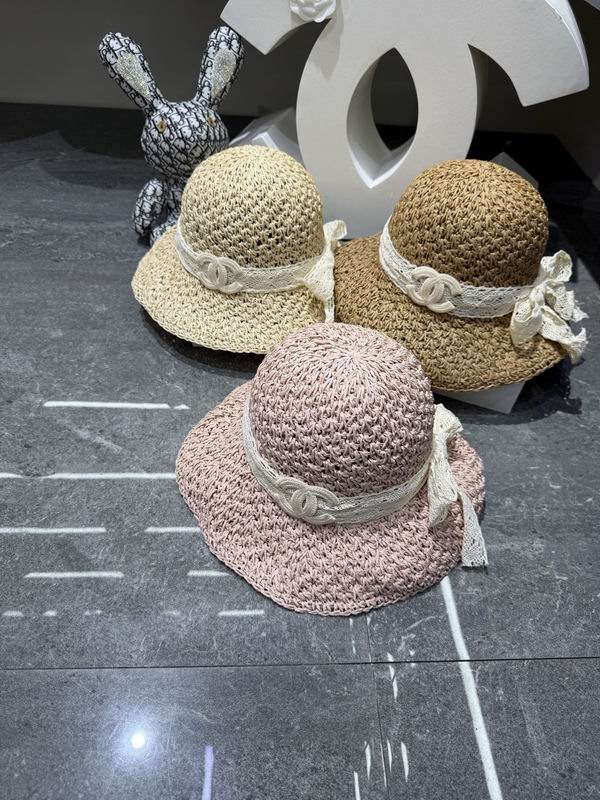 Chanel top hat dx186